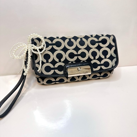 Coach Kristin Op Art Large Wristlet – Like New - Picture 2 of 8